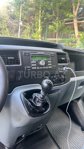 Ford Transit-14