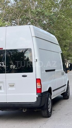 Ford Transit-4