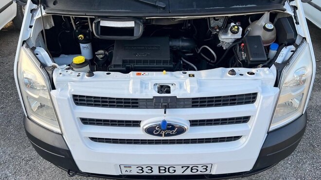Ford Transit-8