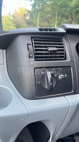 Ford Transit-12