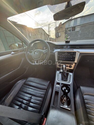 Volkswagen Passat-6