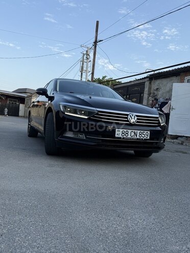 Volkswagen Passat-2