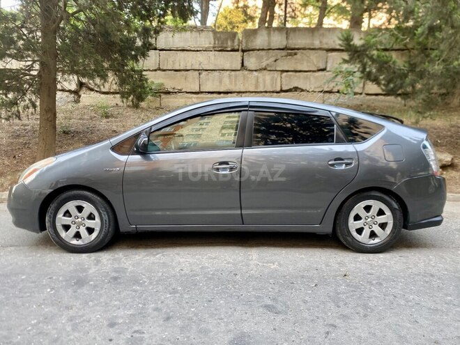 Toyota Prius-8
