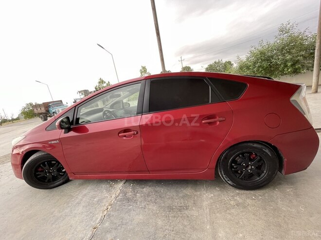 Toyota Prius-5