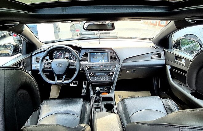 Hyundai Sonata-15