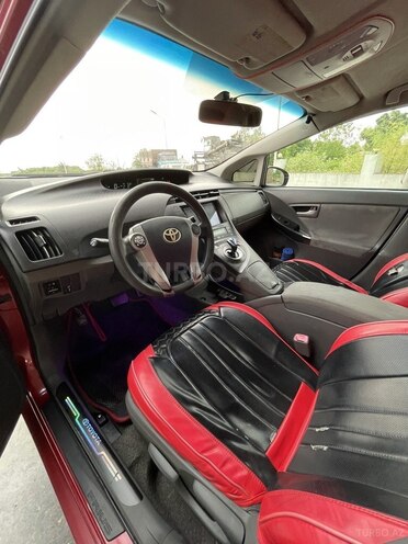 Toyota Prius-7