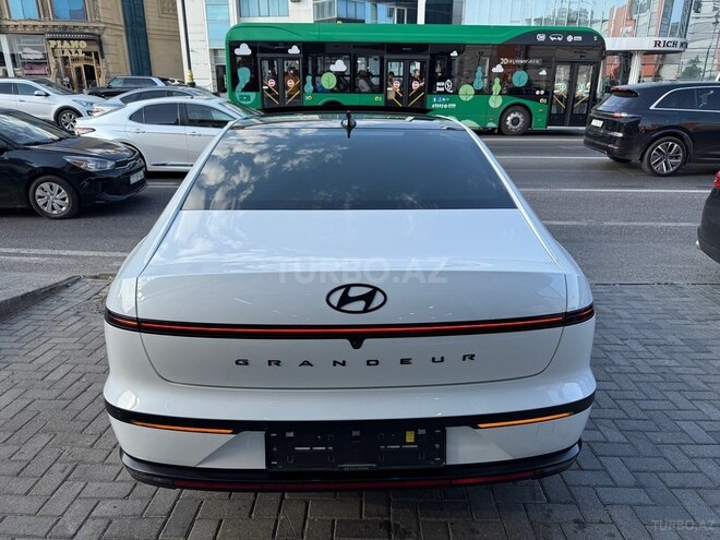 Hyundai Grandeur-8
