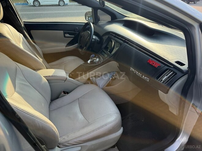 Toyota Prius-9
