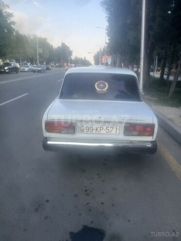 LADA (VAZ) 2107-2