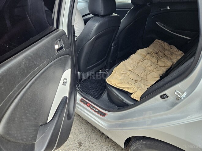 Hyundai Accent-18