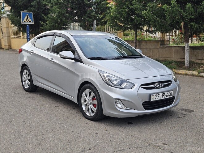 Hyundai Accent-2