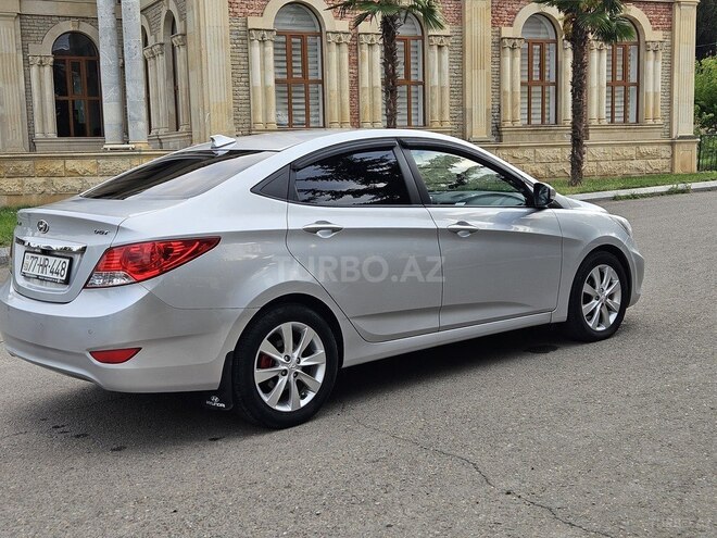 Hyundai Accent-6