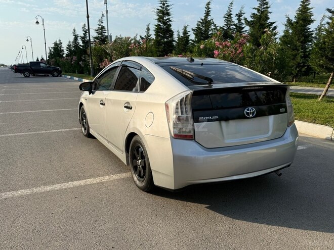 Toyota Prius-6