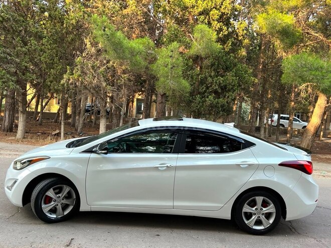 Hyundai Elantra-10