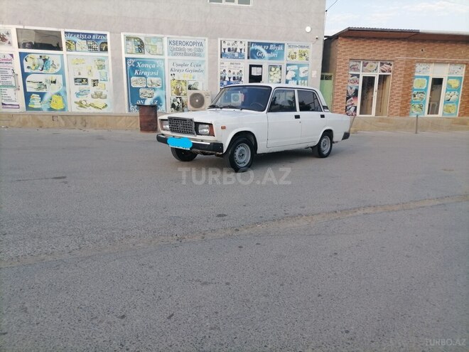 LADA (VAZ) 2107-2
