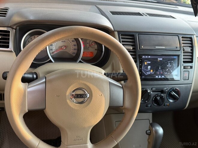 Nissan Tiida-8