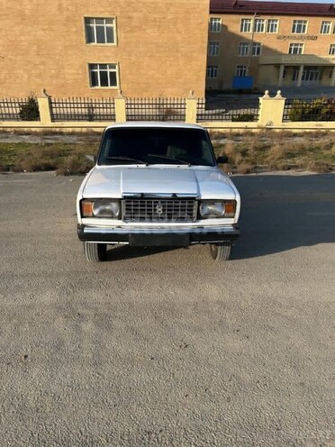 LADA (VAZ) 2107-1