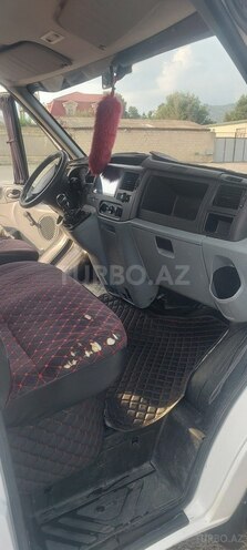 Ford Transit-3