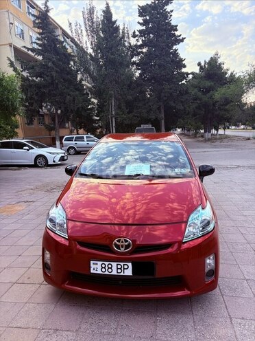 Toyota Prius-2