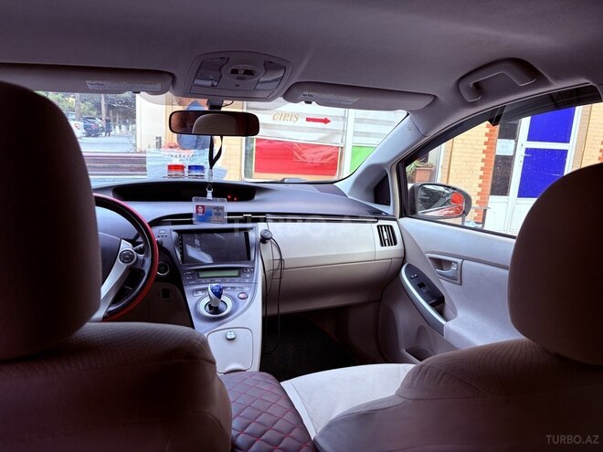 Toyota Prius-9