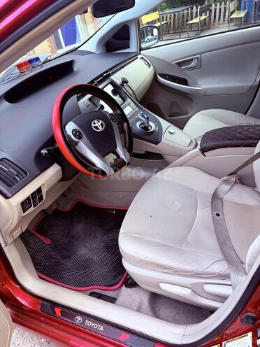 Toyota Prius-7