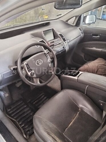 Toyota Prius-3