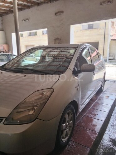 Toyota Prius-4