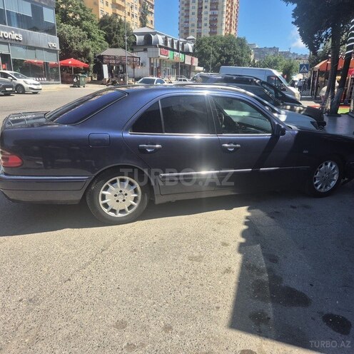 Mercedes E 200-9