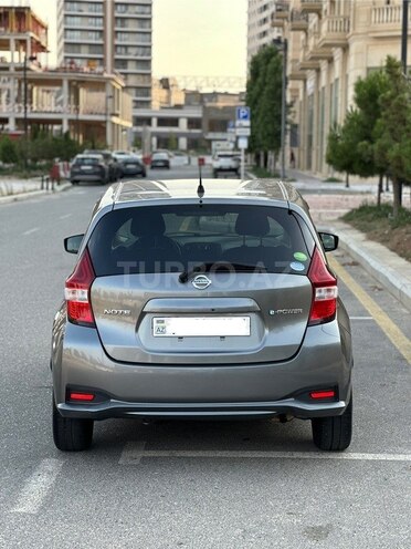 Nissan Note-8