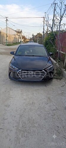 Hyundai Elantra-1