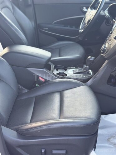 Hyundai Santa Fe-14