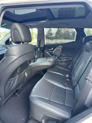 Hyundai Santa Fe-12