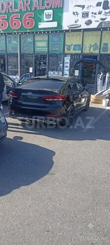 Hyundai Elantra-2