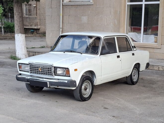LADA (VAZ) 2107-1