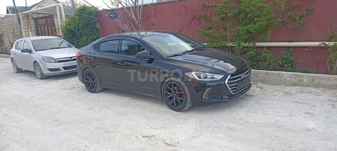 Hyundai Elantra-3