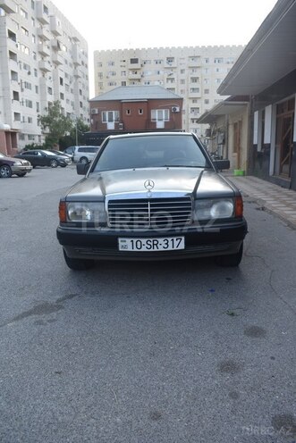 Mercedes 190-1