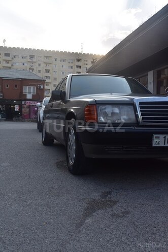 Mercedes 190-2
