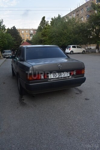 Mercedes 190-7