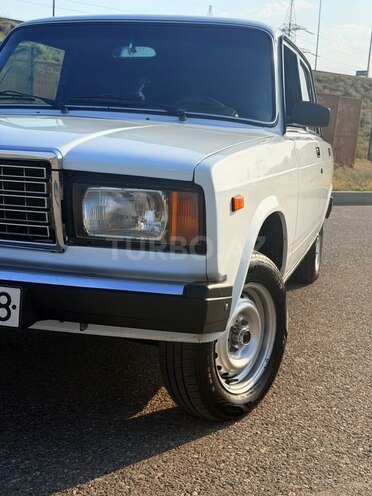 LADA (VAZ) 2107-2
