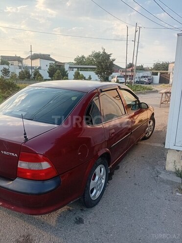 Opel Vectra-4
