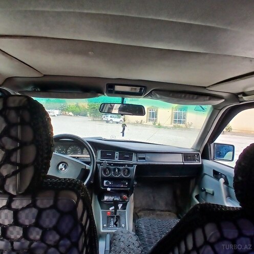 Mercedes 190-5