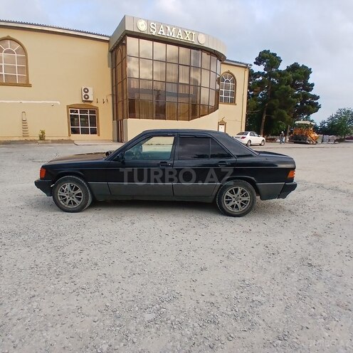 Mercedes 190-11