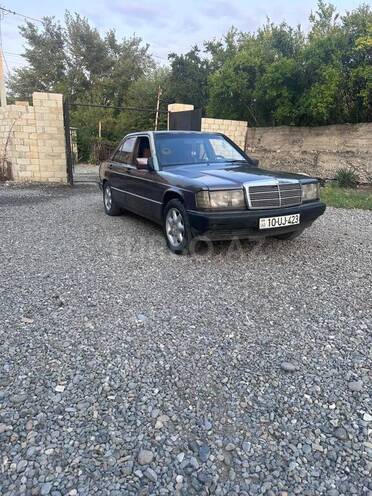 Mercedes 190-2