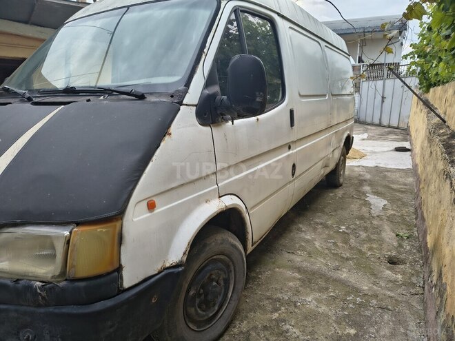 Ford Transit-3