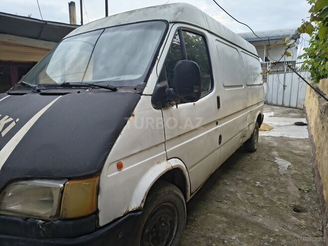 Ford Transit-5