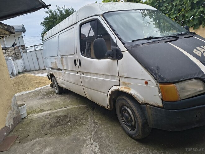 Ford Transit-4