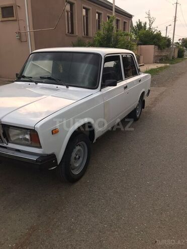 LADA (VAZ) 2107-2