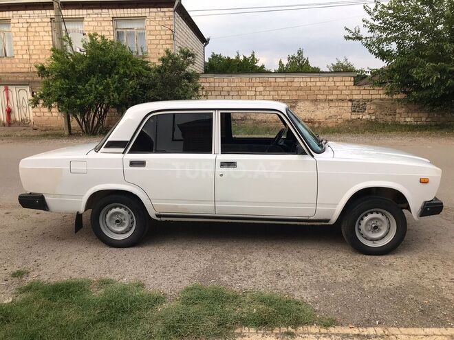 LADA (VAZ) 2107-5