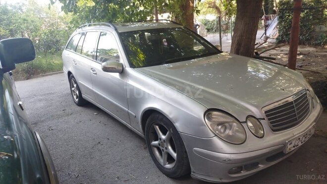 Mercedes E 220-2