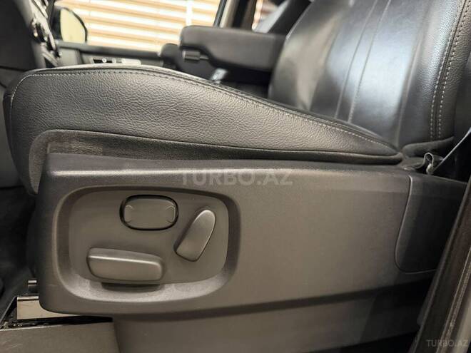 Land Rover Discovery-27